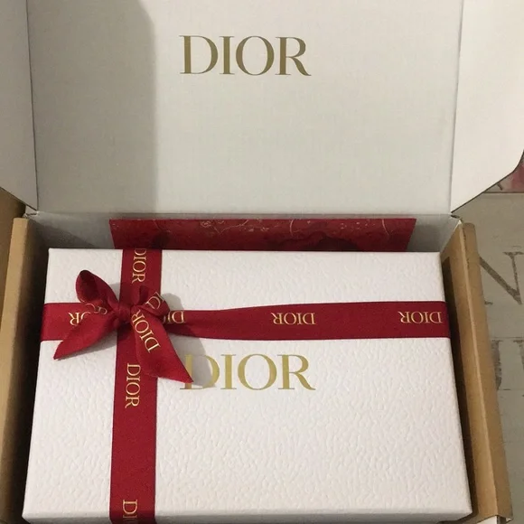 Brand New! DIOR Holiday Red White & Gold Gift Box/Envelope/Tissue/Ribbon Set!❤️✨ - Picture 15 of 15